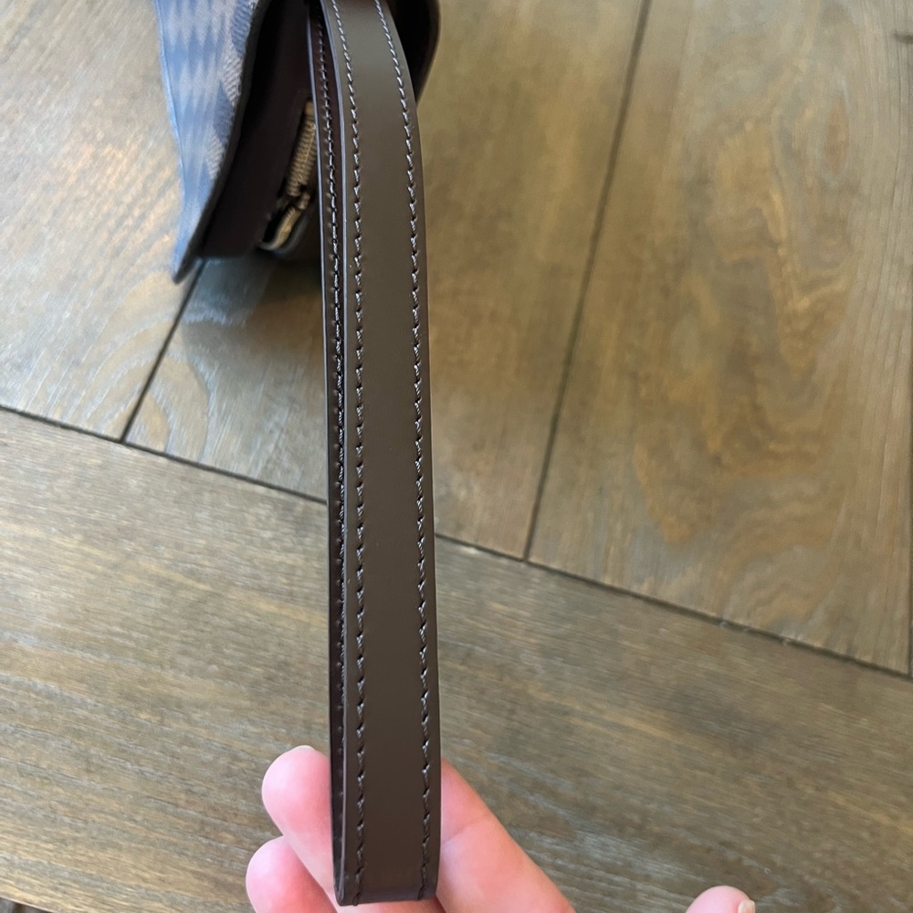 Authentic Damier Ebene wristlet/clutch fixer upper - Picture 5 of 14